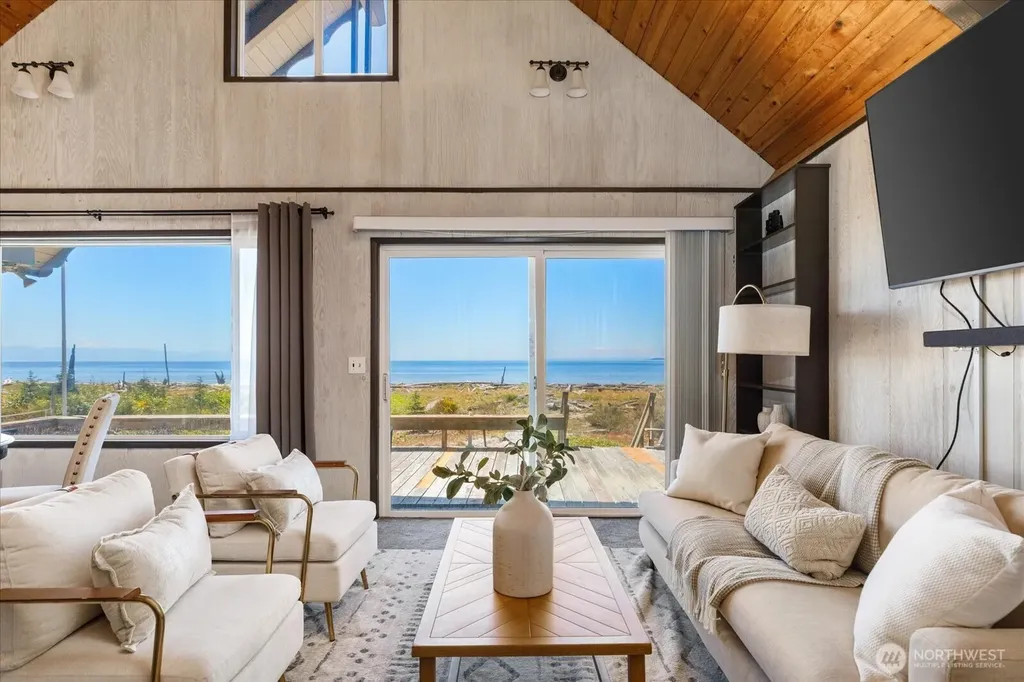 4560 Rolling Dunes Lane Oak Harbor WA 98277