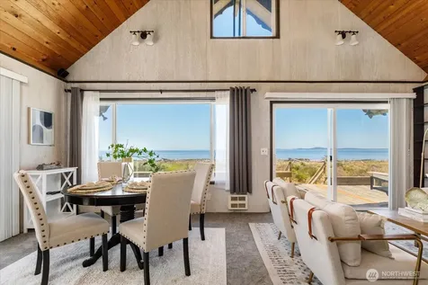 4560 Rolling Dunes Lane Oak Harbor WA 98277