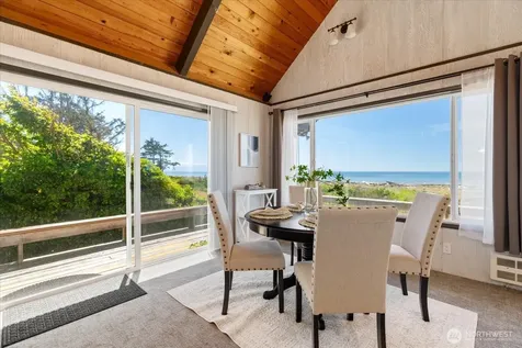 4560 Rolling Dunes Lane Oak Harbor WA 98277
