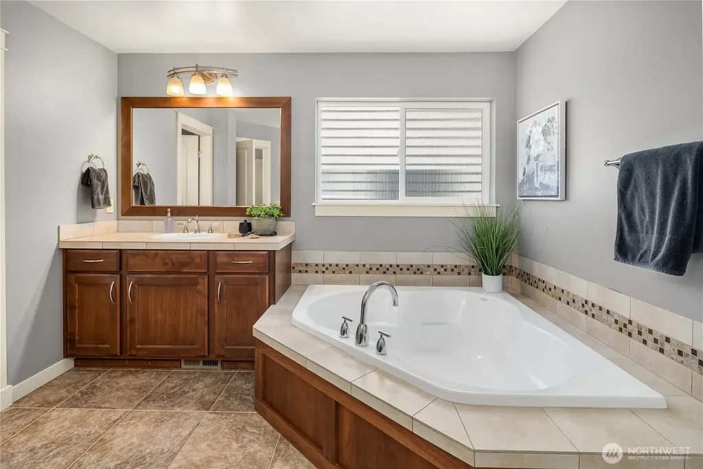 24816 SE 17th Place Sammamish WA 98075