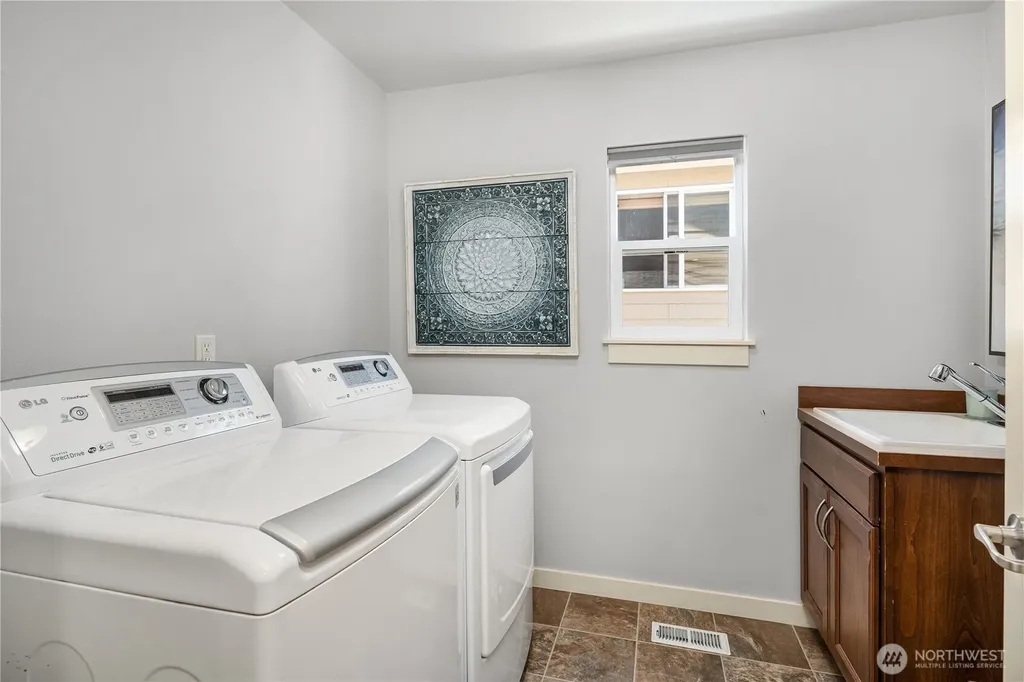 24816 SE 17th Place Sammamish WA 98075