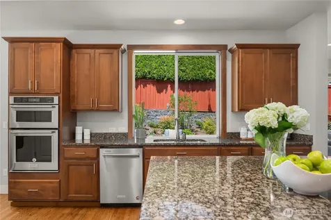 24816 SE 17th Place Sammamish WA 98075
