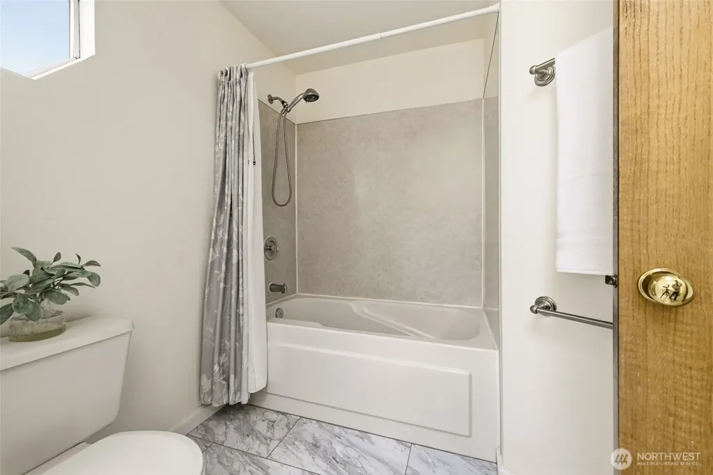 19030 SE 270th Court Covington WA 98042