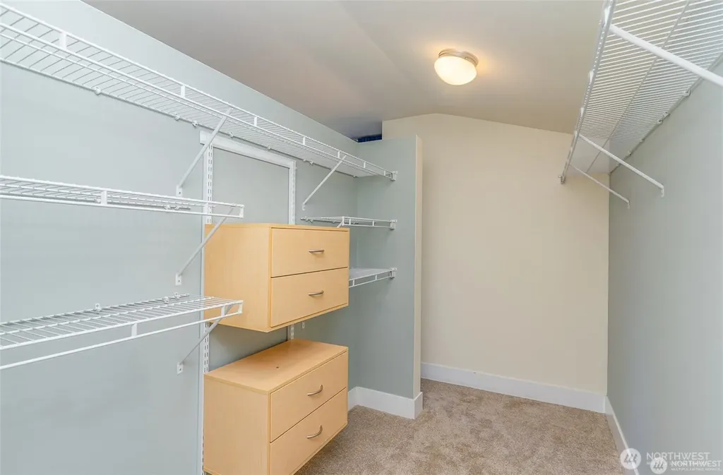 1774 25th Avenue NE Issaquah WA 98029