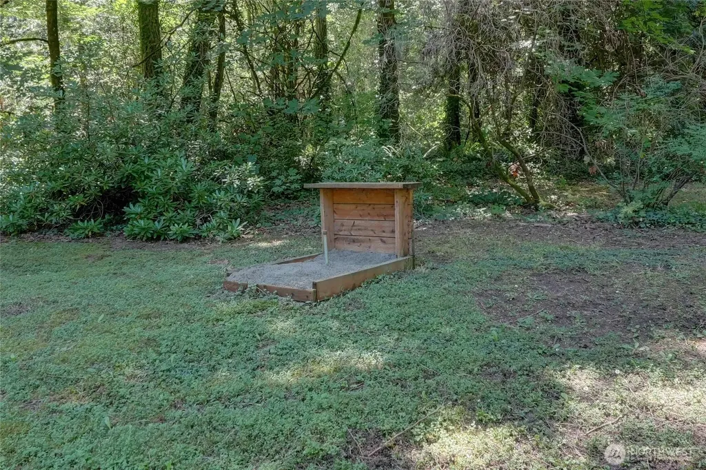 5618 NE Arrowhead Place Poulsbo WA 98370