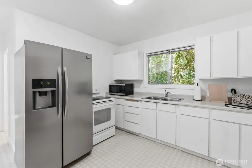 5618 NE Arrowhead Place Poulsbo WA 98370