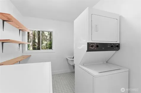5618 NE Arrowhead Place Poulsbo WA 98370