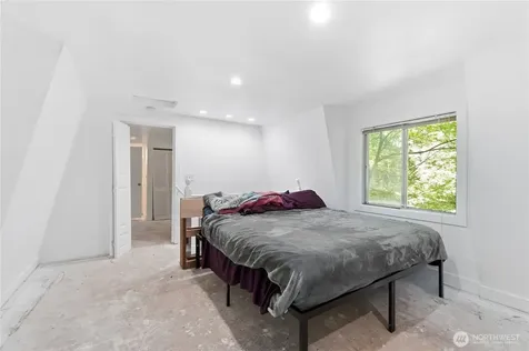 5618 NE Arrowhead Place Poulsbo WA 98370