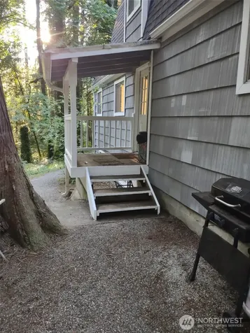 5618 NE Arrowhead Place Poulsbo WA 98370