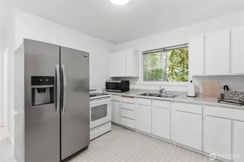 5618 NE Arrowhead Place Poulsbo WA 98370