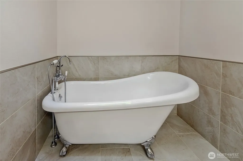 12618 Naomilawn Drive SW Lakewood WA 98498