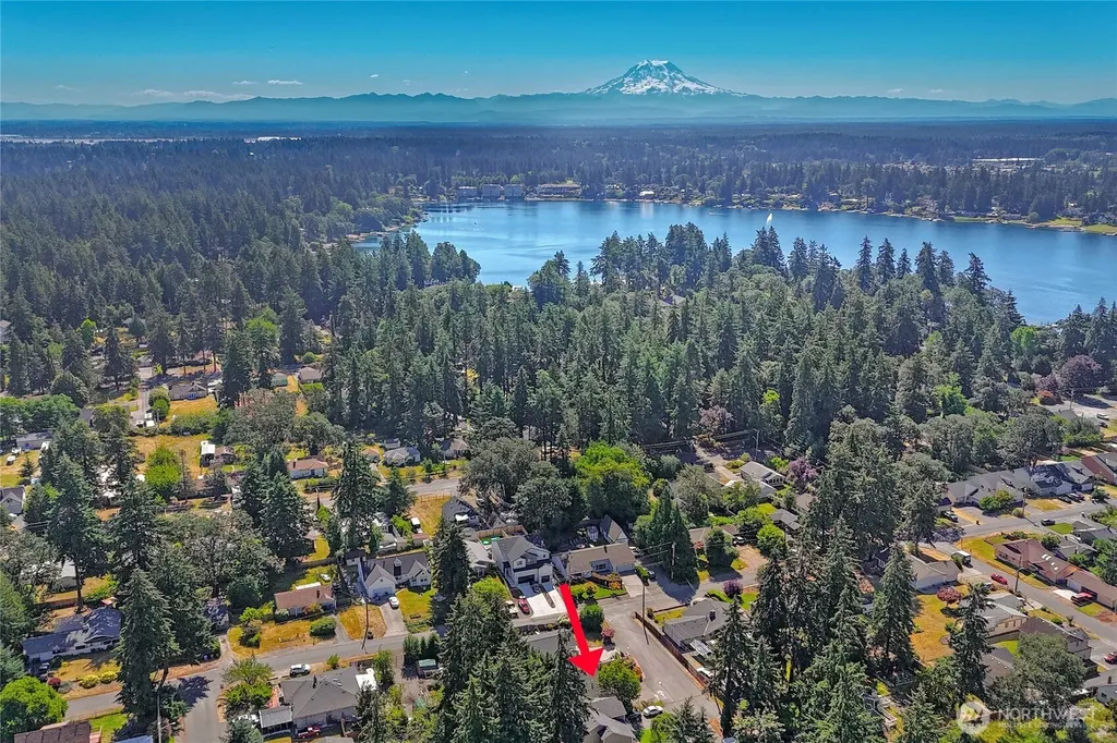 12618 Naomilawn Drive SW Lakewood WA 98498