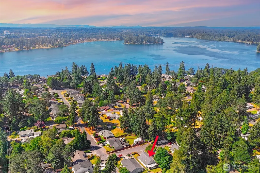 12618 Naomilawn Drive SW Lakewood WA 98498