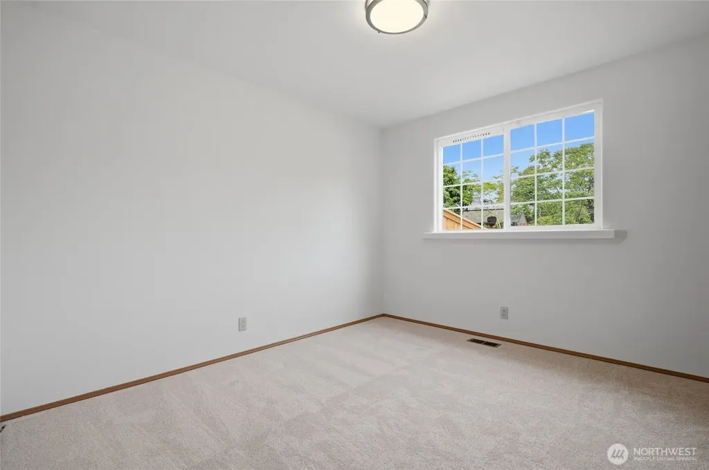 16616 37th Place W Lynnwood WA 98037
