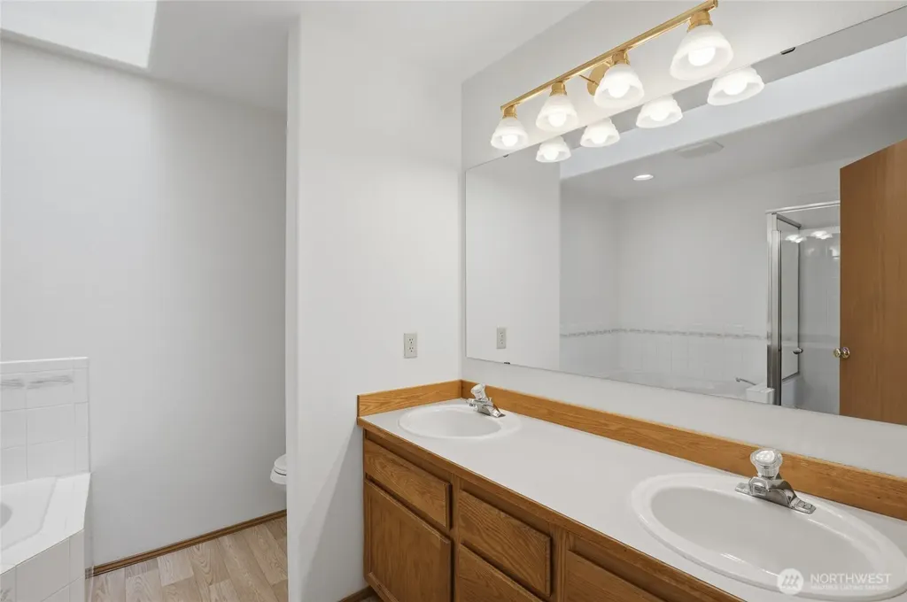 16616 37th Place W Lynnwood WA 98037