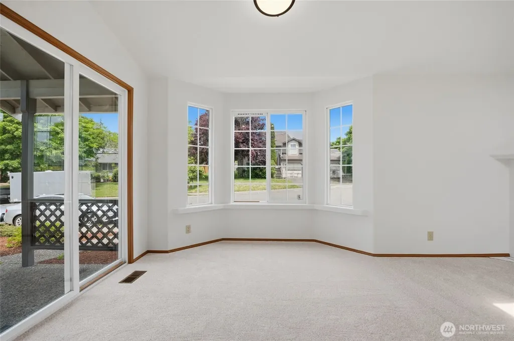 16616 37th Place W Lynnwood WA 98037