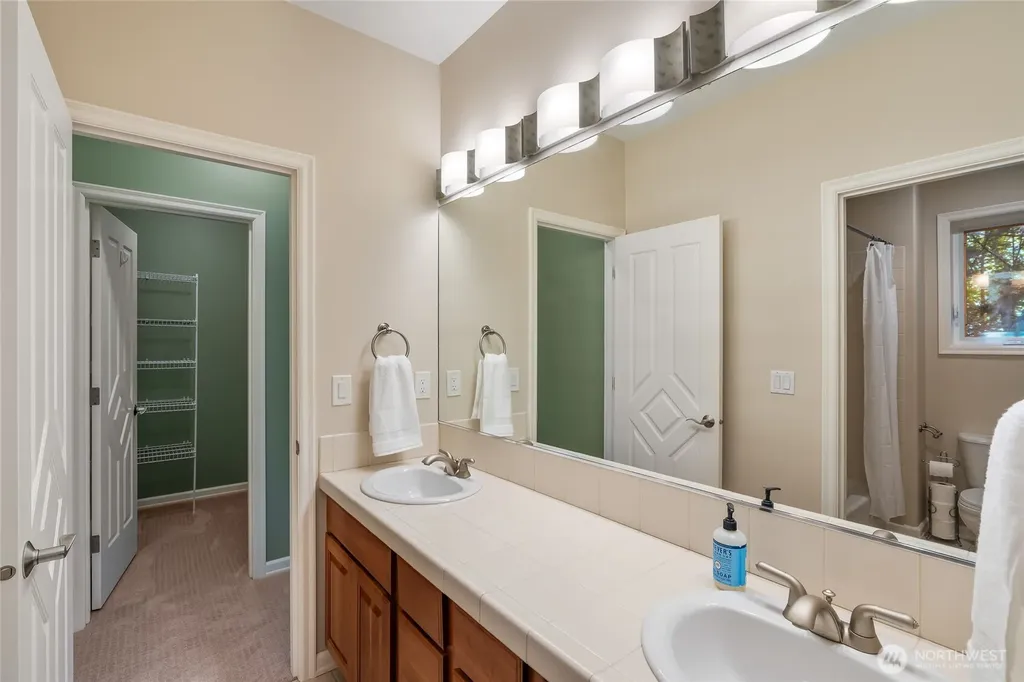 18330 SE 195th Place Renton WA 98058