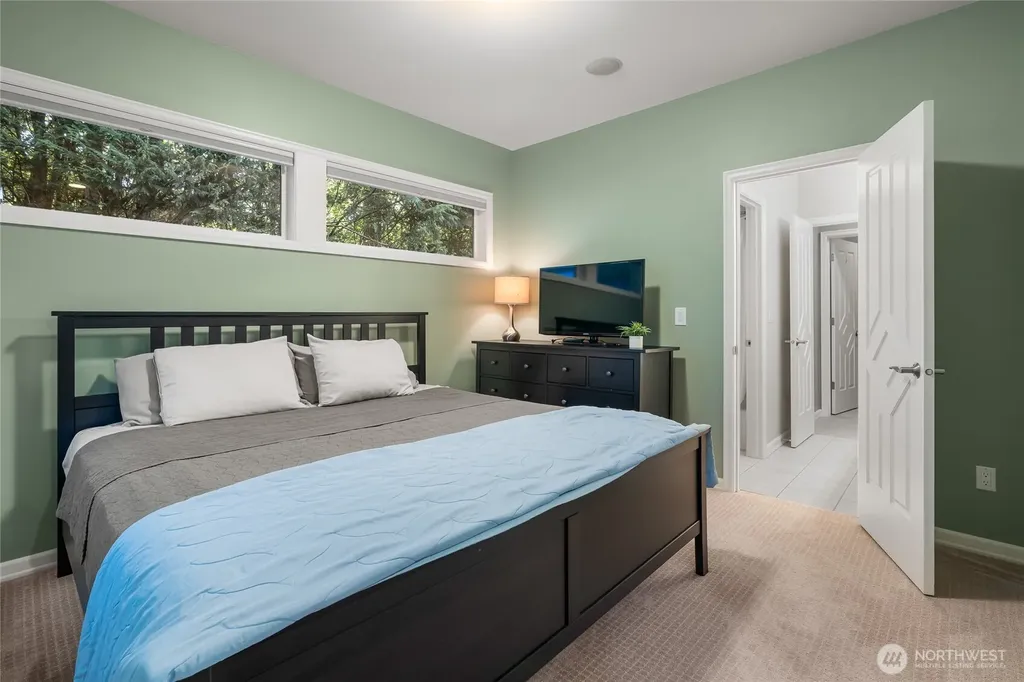 18330 SE 195th Place Renton WA 98058