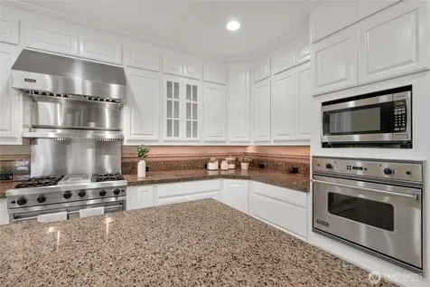 18330 SE 195th Place Renton WA 98058