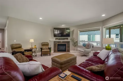 18330 SE 195th Place Renton WA 98058
