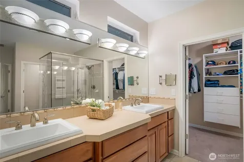 18330 SE 195th Place Renton WA 98058