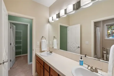 18330 SE 195th Place Renton WA 98058