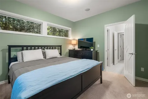 18330 SE 195th Place Renton WA 98058