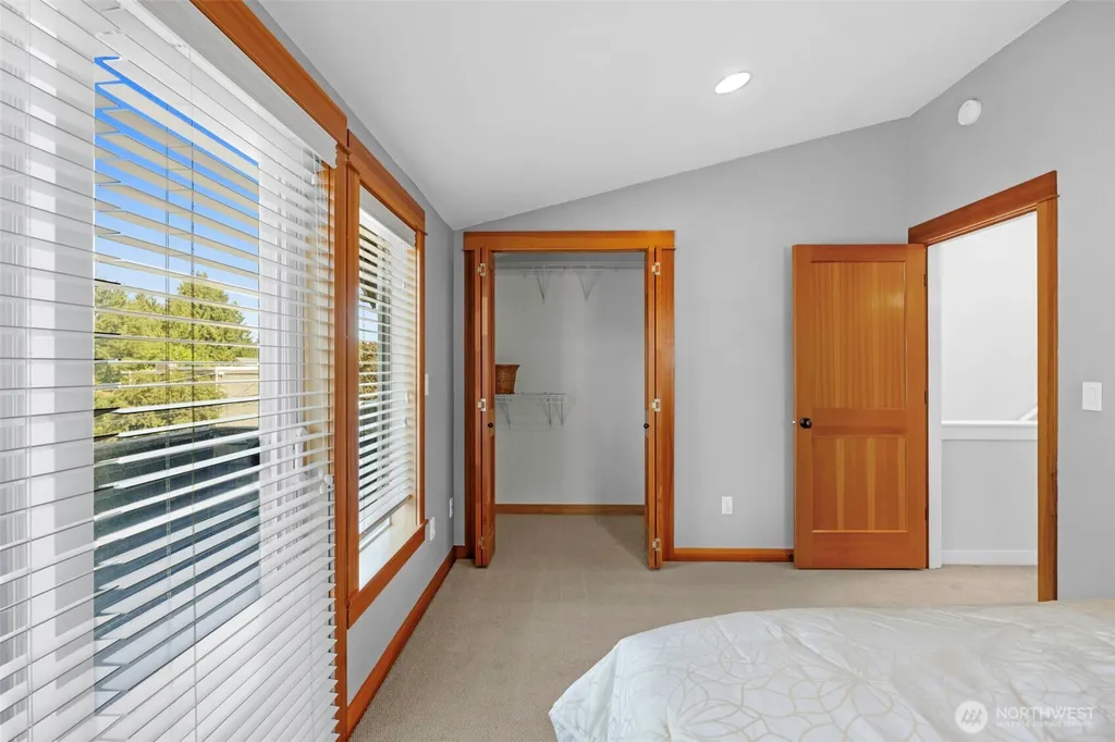 9130 45th Avenue SW Seattle WA 98136