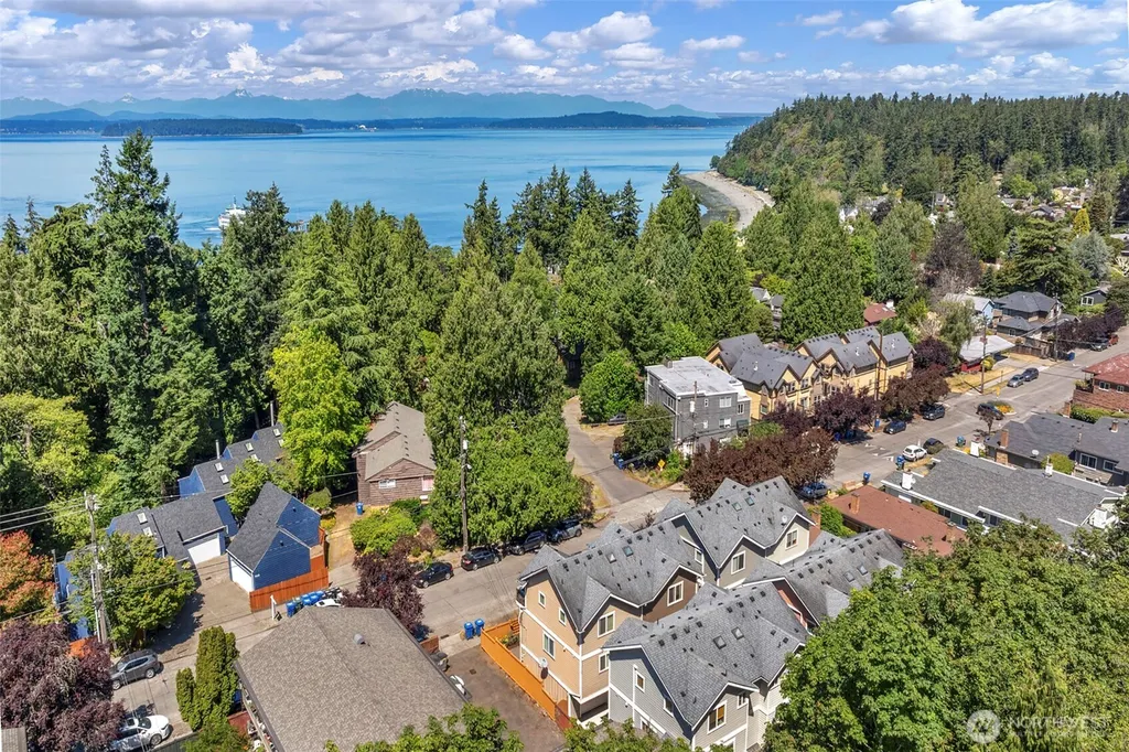 9130 45th Avenue SW Seattle WA 98136
