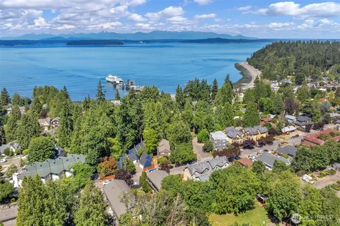 9130 45th Avenue SW Seattle WA 98136