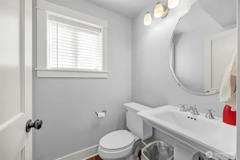 9130 45th Avenue SW Seattle WA 98136