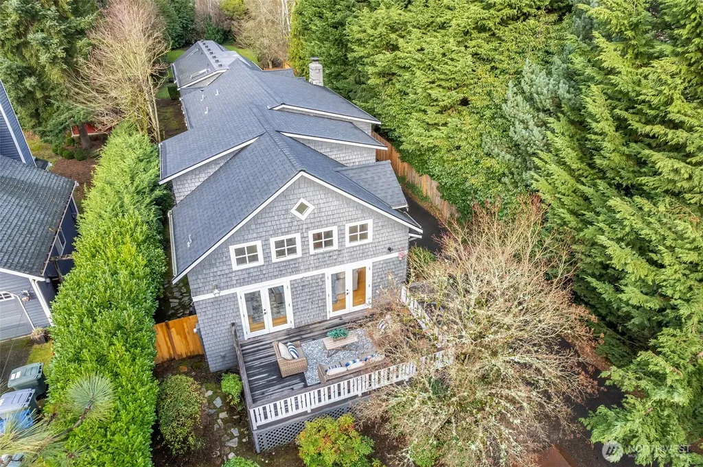 7626 NE 8th Street Medina WA 98039