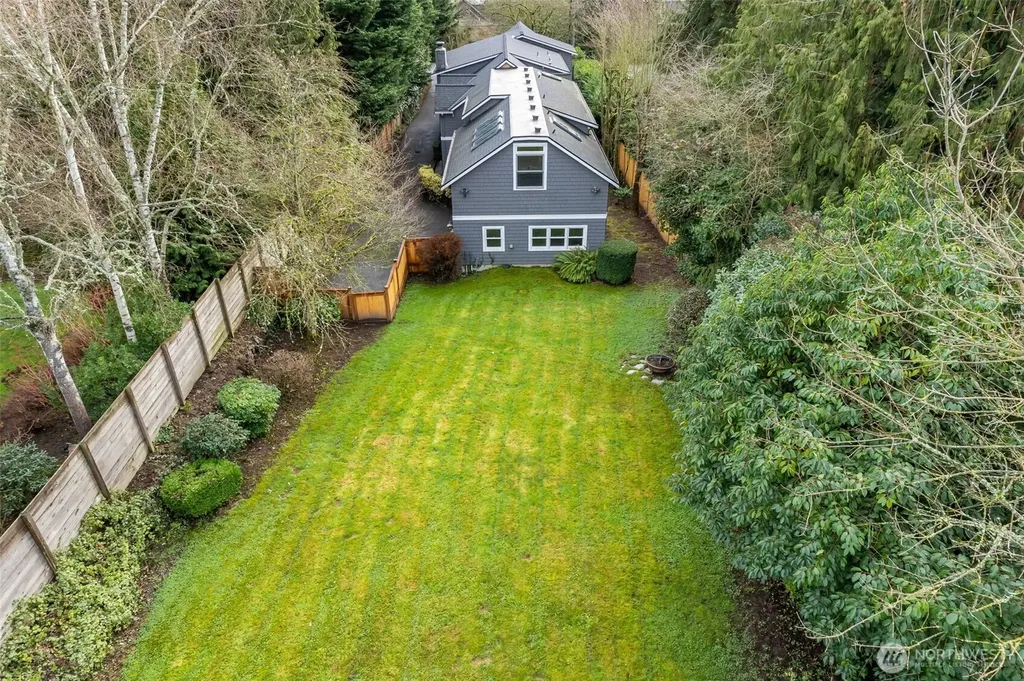 7626 NE 8th Street Medina WA 98039