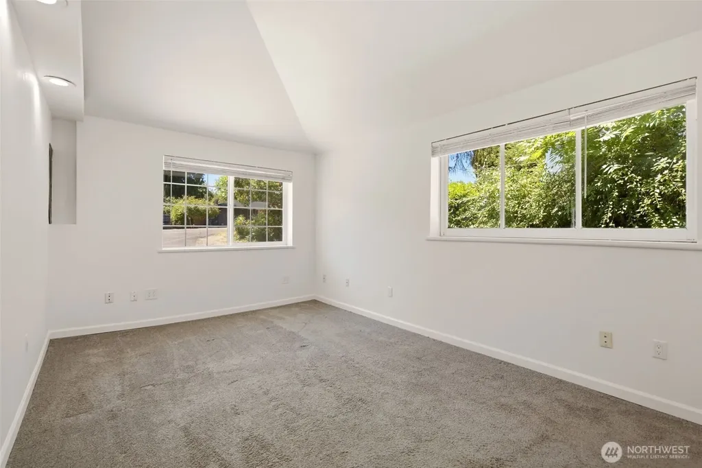 15520 32nd Avenue NE Shoreline WA 98155