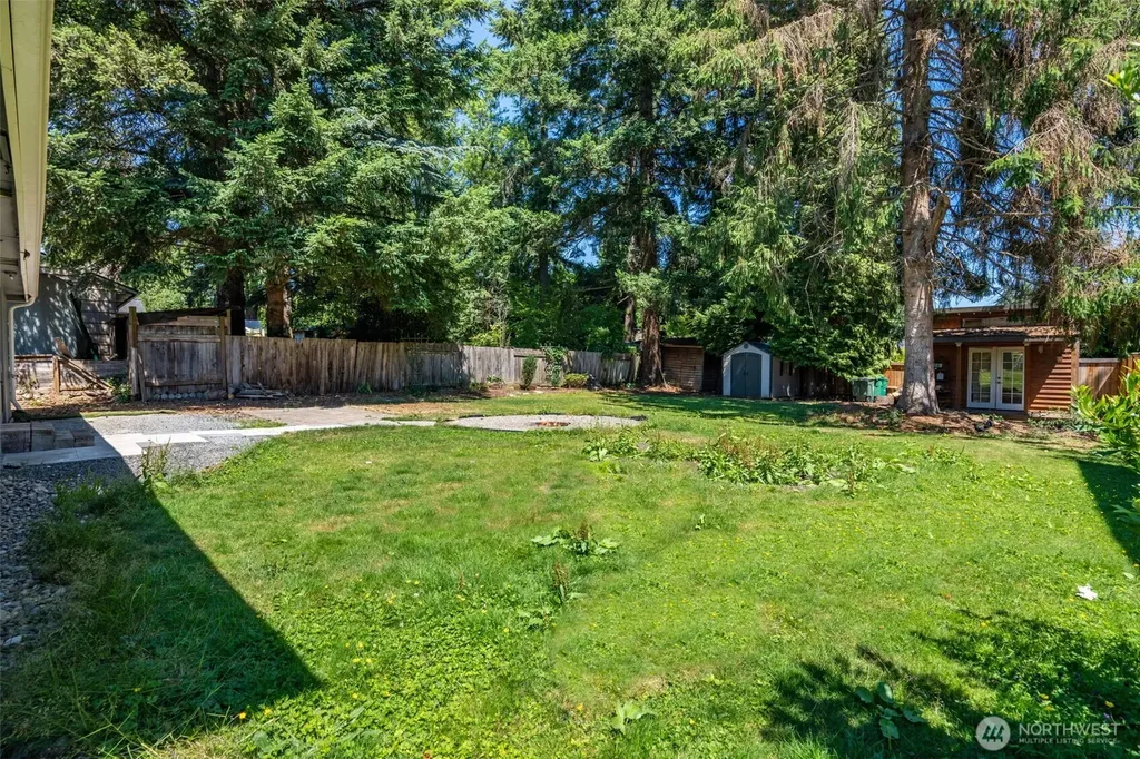 15520 32nd Avenue NE Shoreline WA 98155