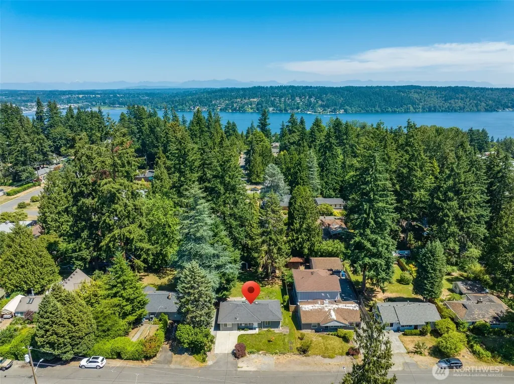 15520 32nd Avenue NE Shoreline WA 98155
