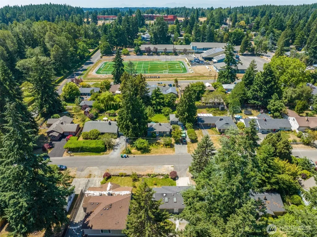 15520 32nd Avenue NE Shoreline WA 98155