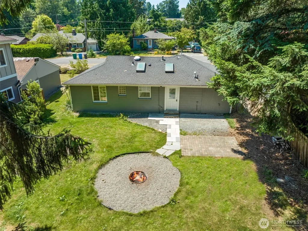 15520 32nd Avenue NE Shoreline WA 98155