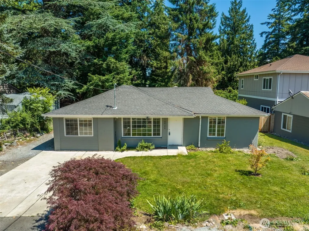 15520 32nd Avenue NE Shoreline WA 98155
