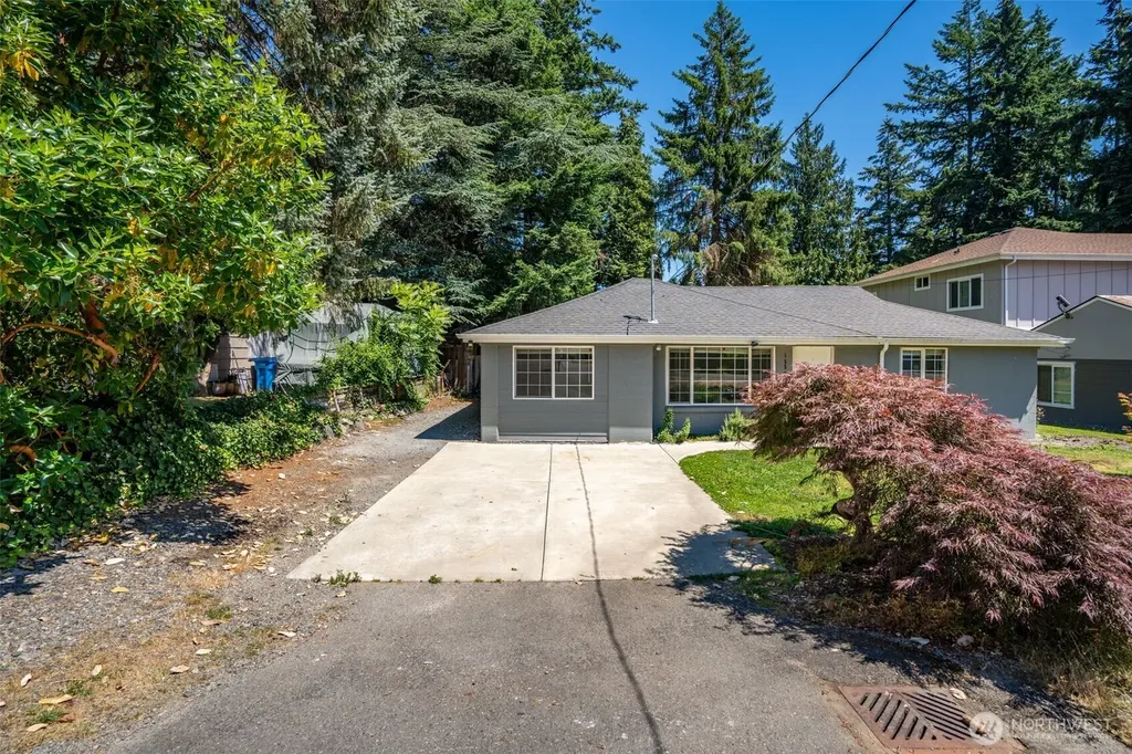 15520 32nd Avenue NE Shoreline WA 98155