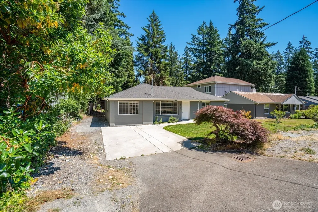 15520 32nd Avenue NE Shoreline WA 98155