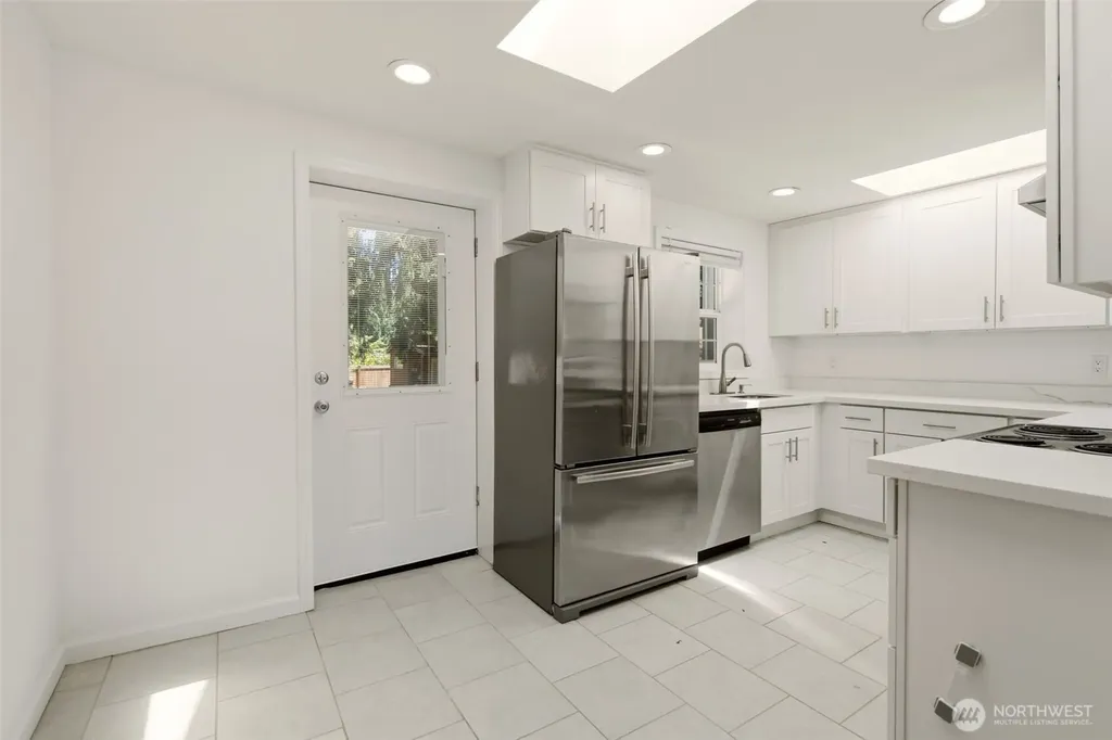15520 32nd Avenue NE Shoreline WA 98155