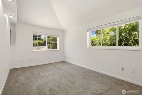 15520 32nd Avenue NE Shoreline WA 98155