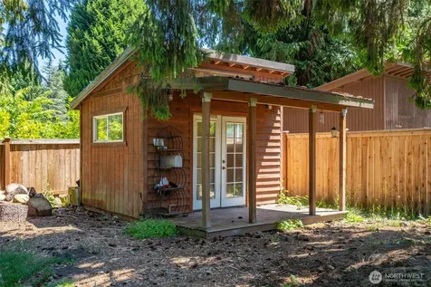 15520 32nd Avenue NE Shoreline WA 98155