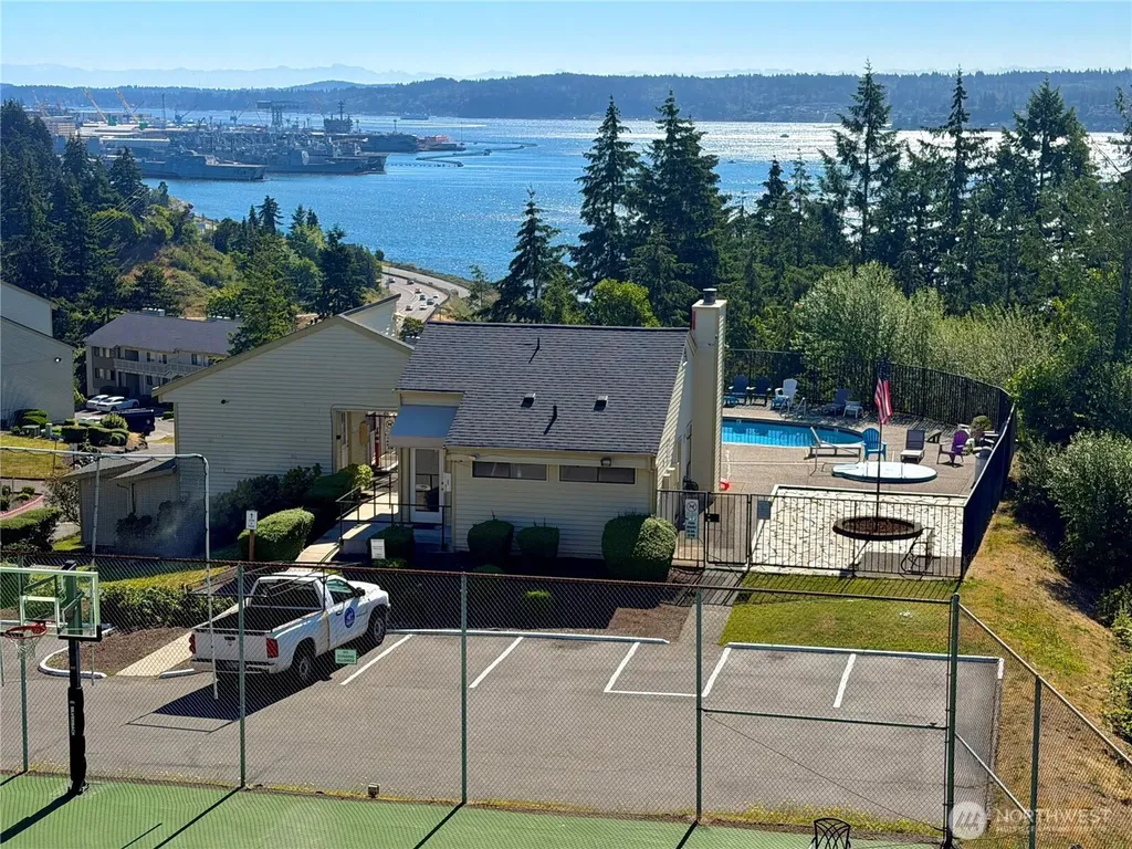 1750 Sunn Fjord Lane Bremerton WA 98312