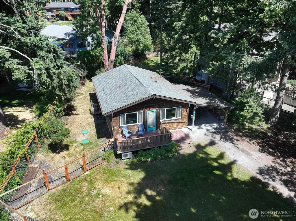 569 Otter Way Freeland WA 98249