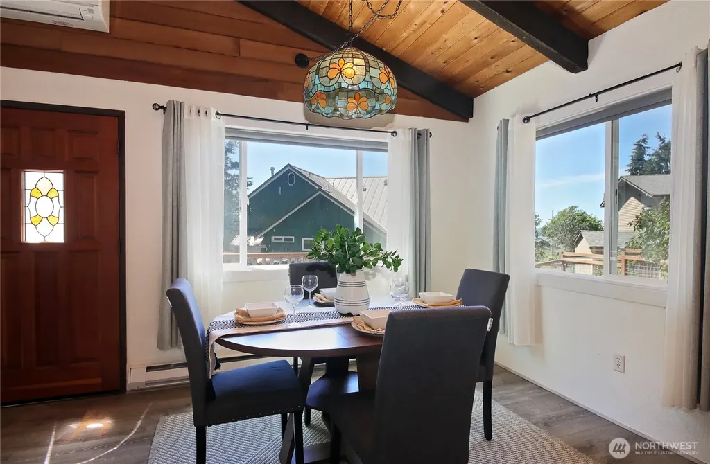 569 Otter Way Freeland WA 98249
