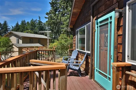 569 Otter Way Freeland WA 98249