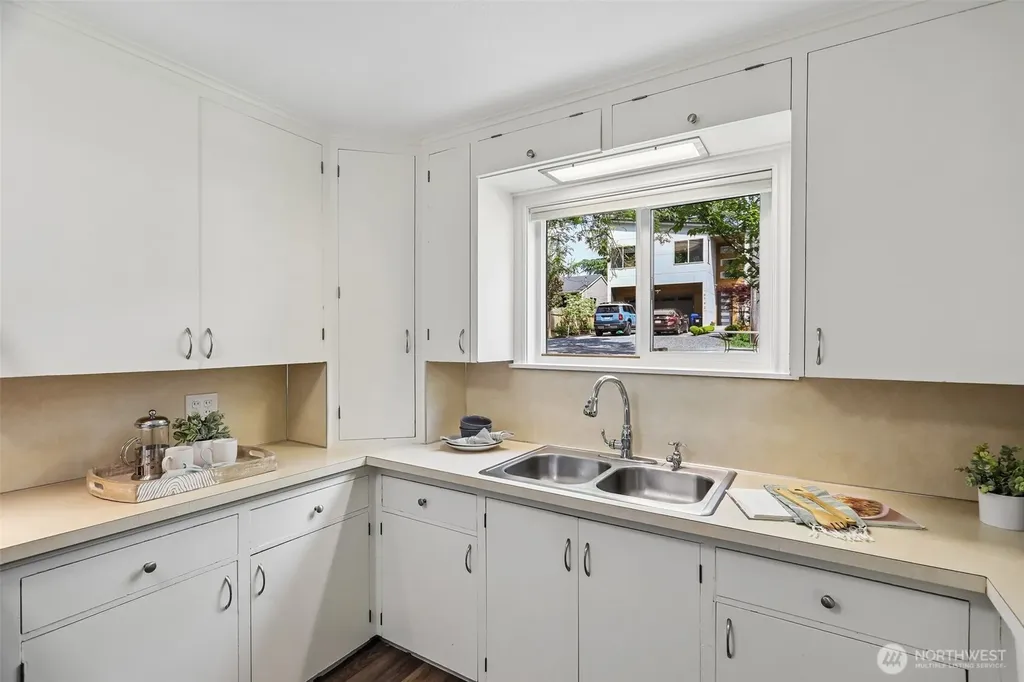 6745 18th Avenue SW Seattle WA 98106