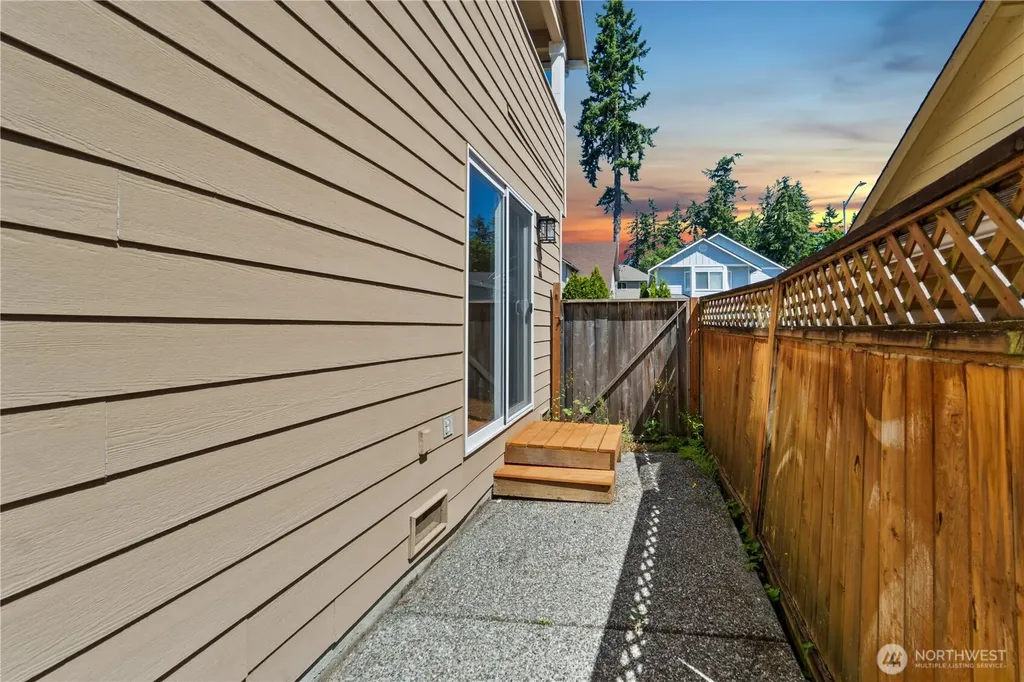 15409 51st Place W Edmonds WA 98026
